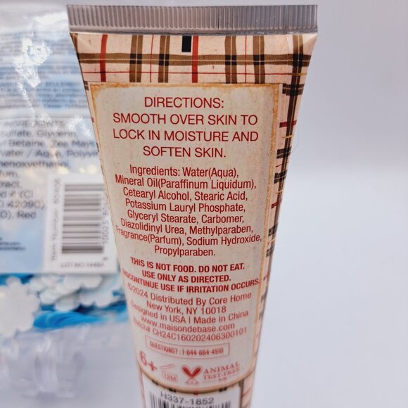 Holiday Bath Bundle Christmas Snowflake Bath Confetti & Candy Cane Hand Cream - Picture 3 of 7